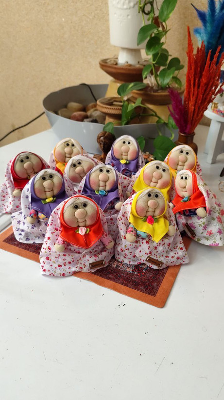 عروسک پارچهای ننهجون ۱۵ سانتی با چادر | دستدوز سنتی و خاص