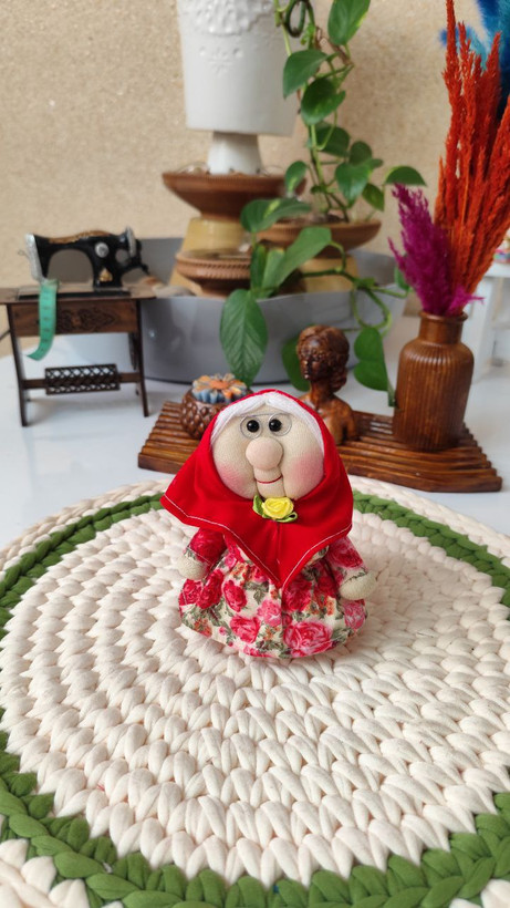 عروسک پارچهای ننهجون ۱۵ سانتی | دستدوز سنتی و بامزه