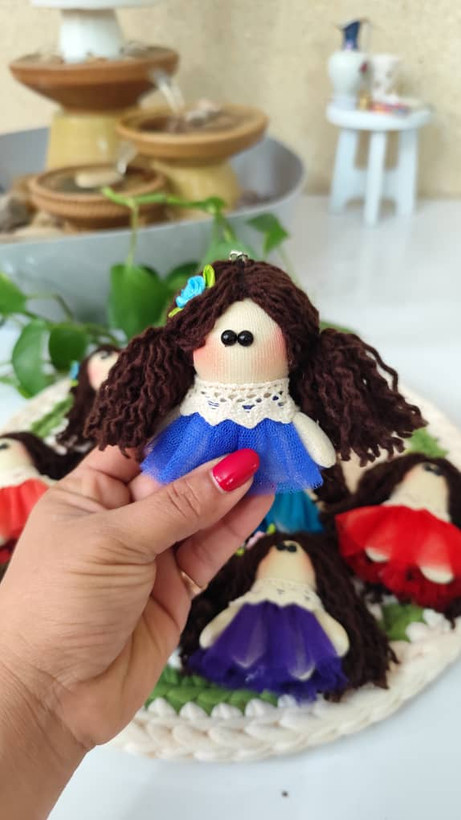 پاسوییچی پارچهای دختر روسی ۸ سانتی | عروسک موفرفری دستدوز