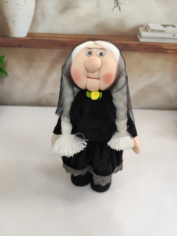 عروسک پارچهای ننهجون دوستداشتنی با قد ۲۵ سانتیمتر
